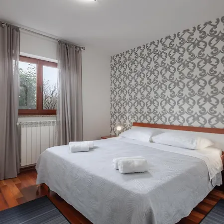 Apartment Casa Celeste With Private Pool - Happy