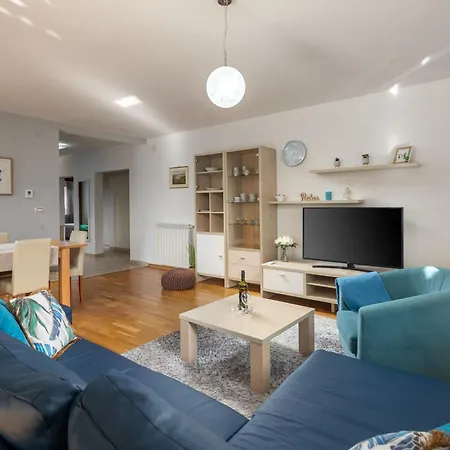 Casa Celeste With Private Pool - Happy Apartment *