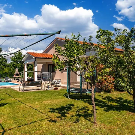 Casa Celeste With Private Pool - Happy 라빈